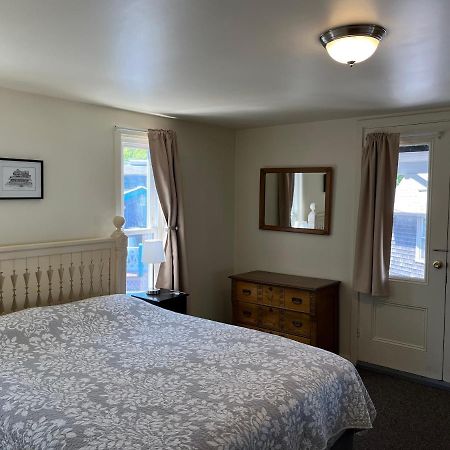 The Attleboro House Hotel Oak Bluffs Eksteriør billede