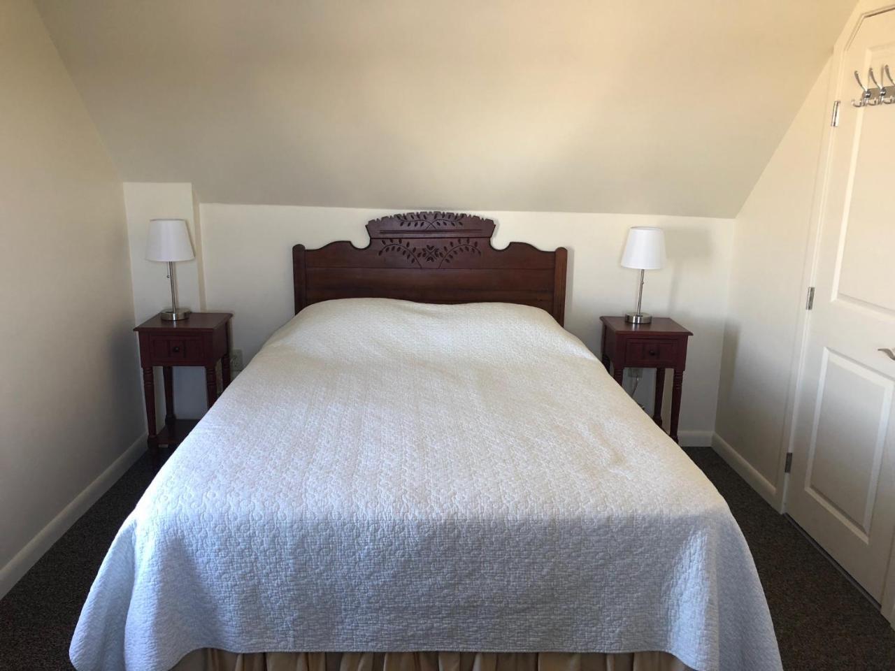 The Attleboro House Hotel Oak Bluffs Eksteriør billede