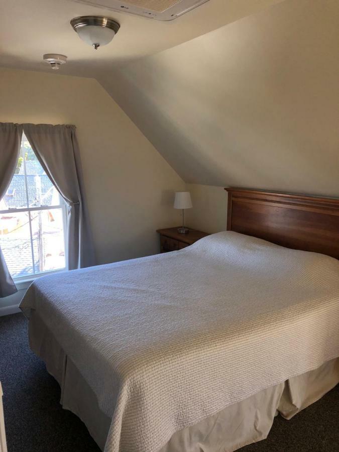 The Attleboro House Hotel Oak Bluffs Eksteriør billede
